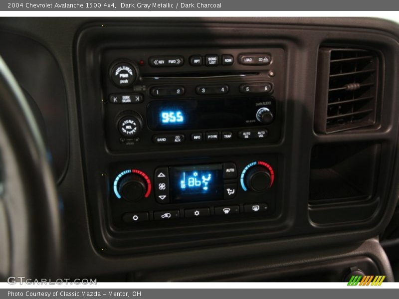 Dark Gray Metallic / Dark Charcoal 2004 Chevrolet Avalanche 1500 4x4