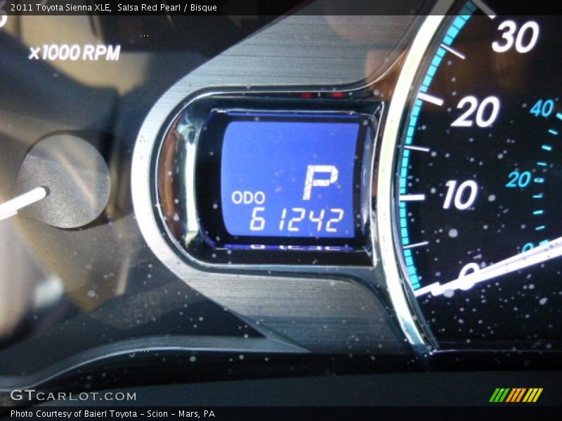 Salsa Red Pearl / Bisque 2011 Toyota Sienna XLE