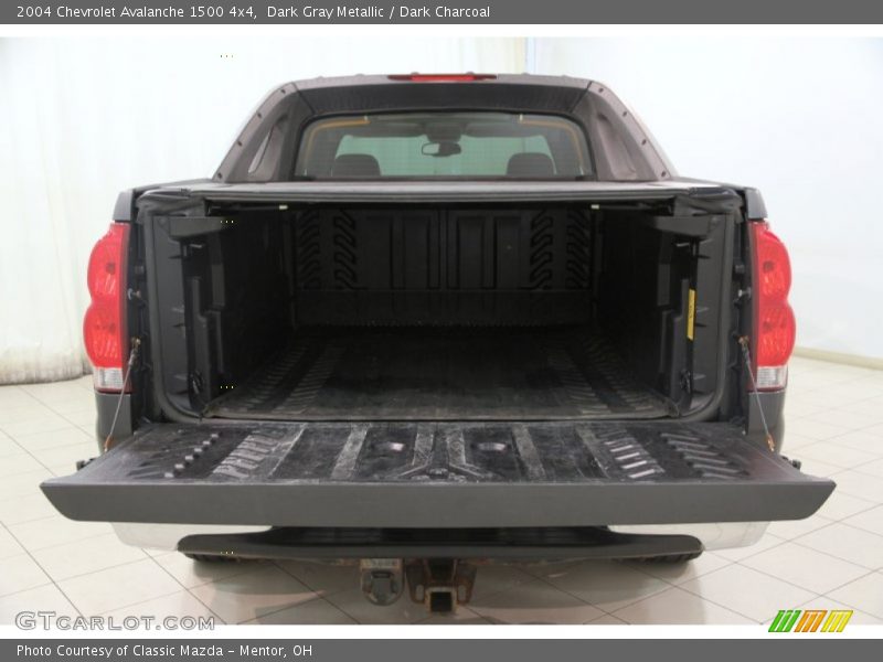 Dark Gray Metallic / Dark Charcoal 2004 Chevrolet Avalanche 1500 4x4