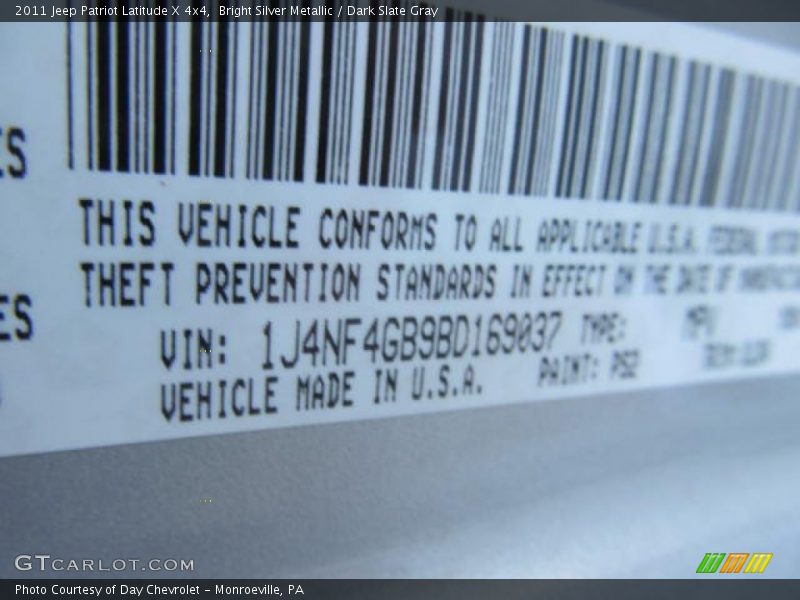 Bright Silver Metallic / Dark Slate Gray 2011 Jeep Patriot Latitude X 4x4
