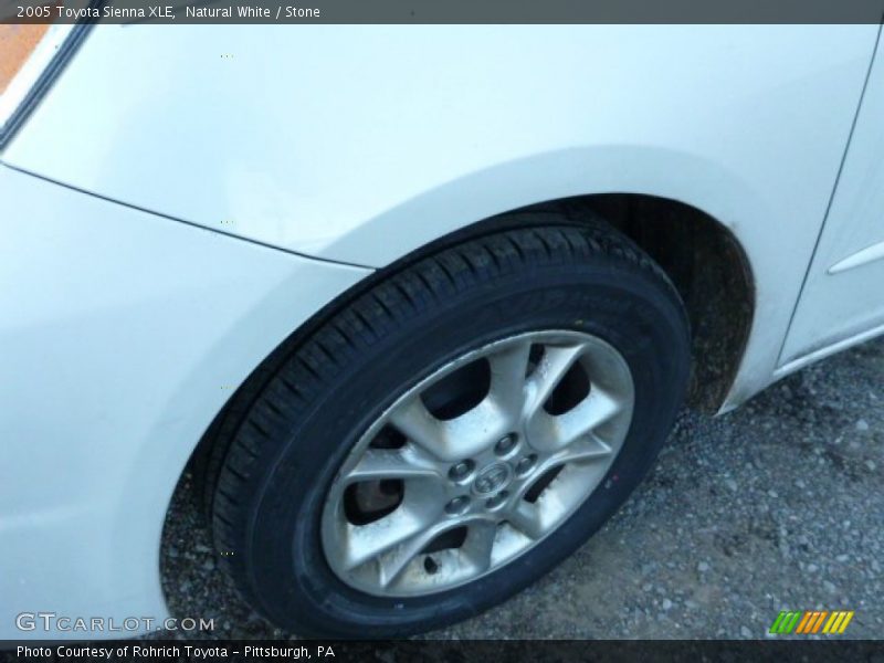 Natural White / Stone 2005 Toyota Sienna XLE