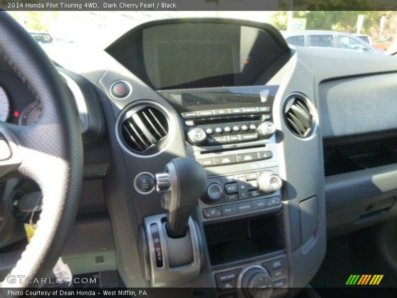 Dashboard of 2014 Pilot Touring 4WD