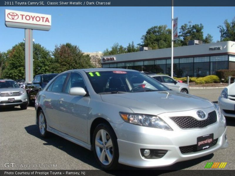 Classic Silver Metallic / Dark Charcoal 2011 Toyota Camry SE