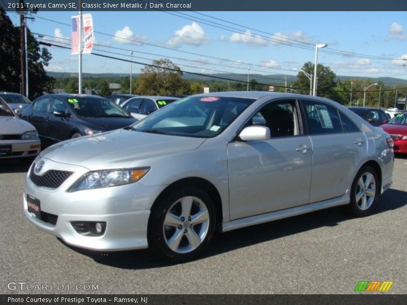 Classic Silver Metallic / Dark Charcoal 2011 Toyota Camry SE