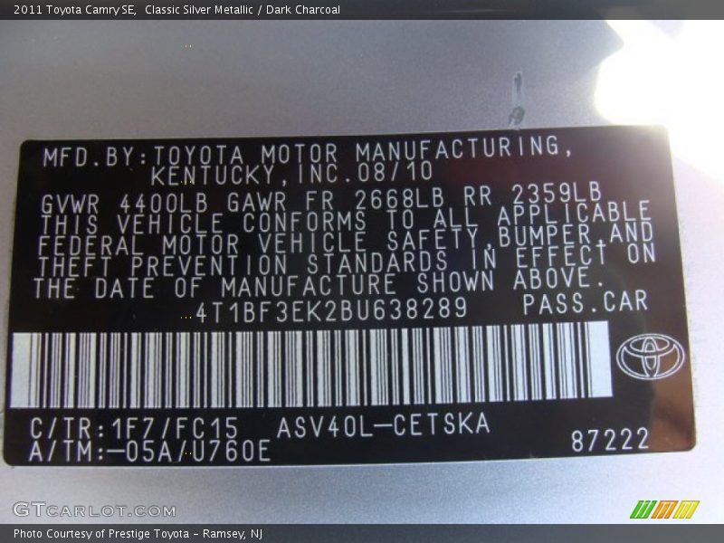 Classic Silver Metallic / Dark Charcoal 2011 Toyota Camry SE