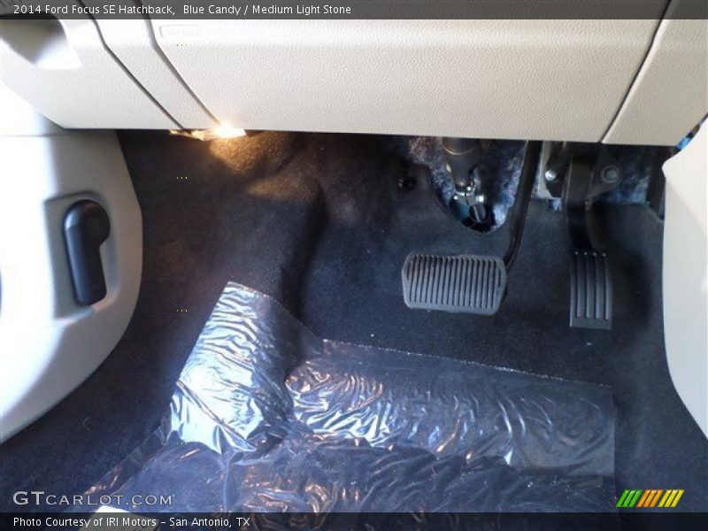 Blue Candy / Medium Light Stone 2014 Ford Focus SE Hatchback