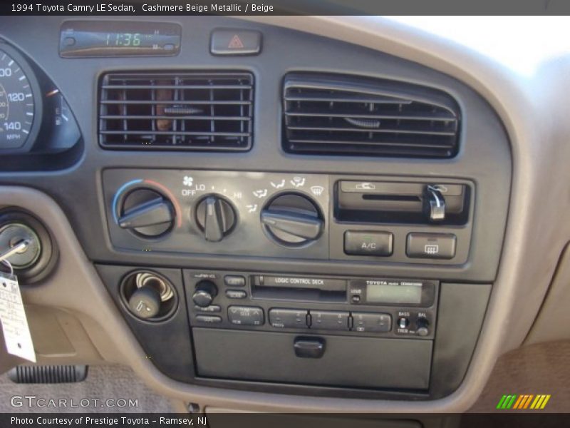 Cashmere Beige Metallic / Beige 1994 Toyota Camry LE Sedan