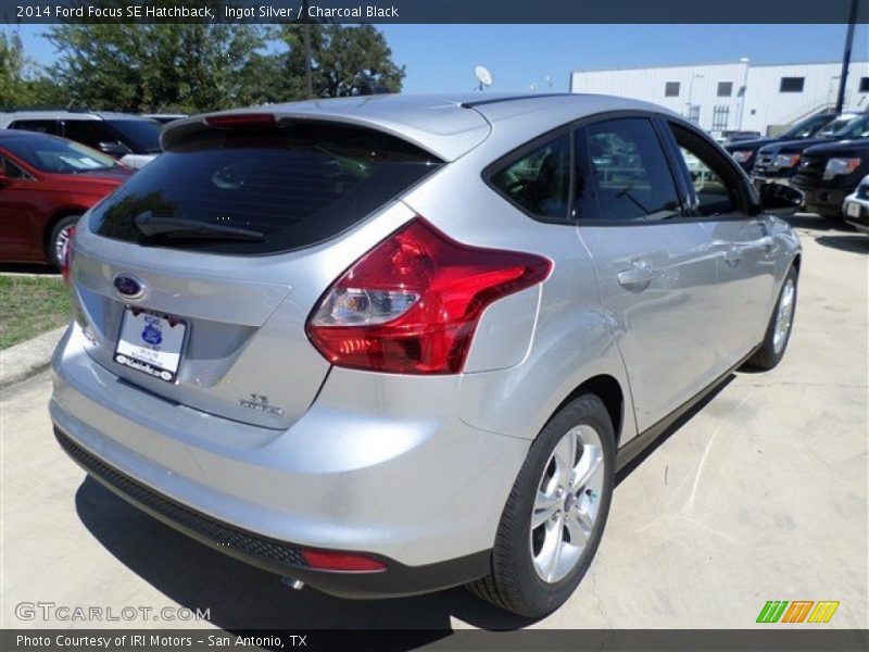 Ingot Silver / Charcoal Black 2014 Ford Focus SE Hatchback