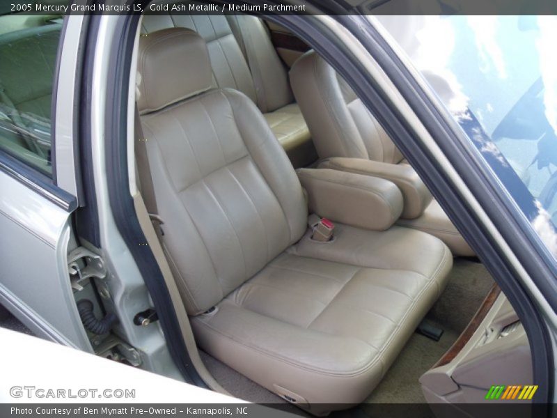 Gold Ash Metallic / Medium Parchment 2005 Mercury Grand Marquis LS