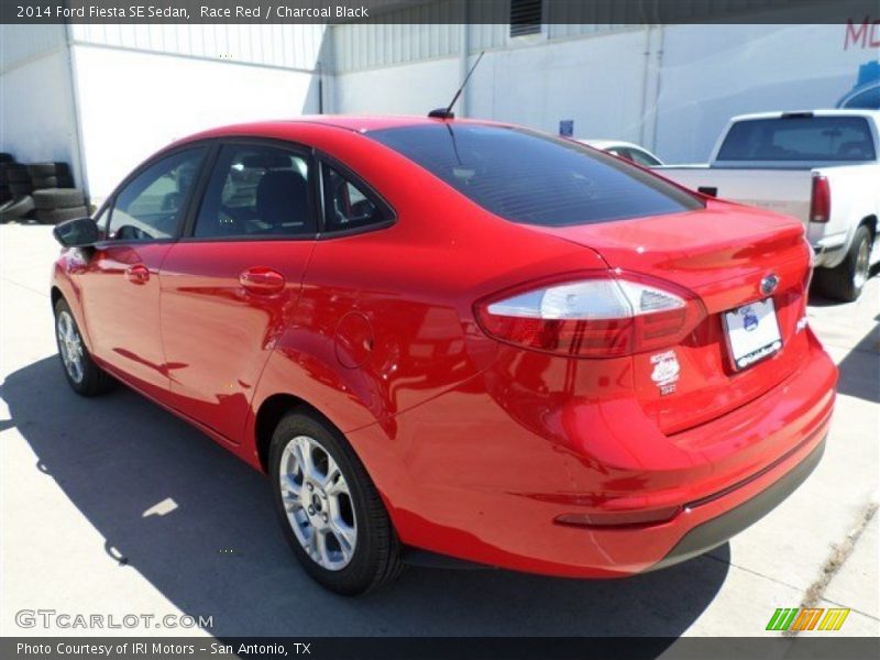 Race Red / Charcoal Black 2014 Ford Fiesta SE Sedan