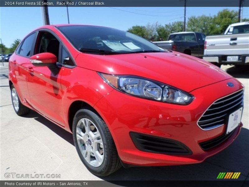 Race Red / Charcoal Black 2014 Ford Fiesta SE Sedan