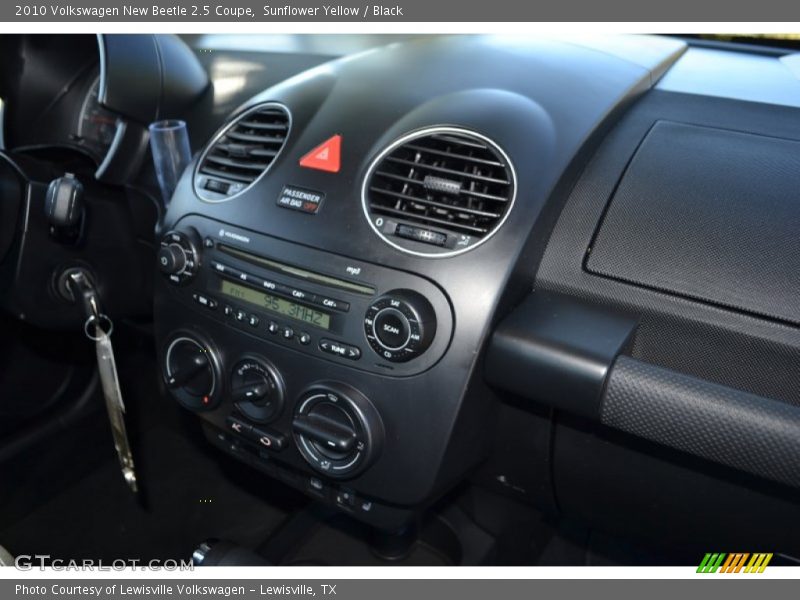 Sunflower Yellow / Black 2010 Volkswagen New Beetle 2.5 Coupe
