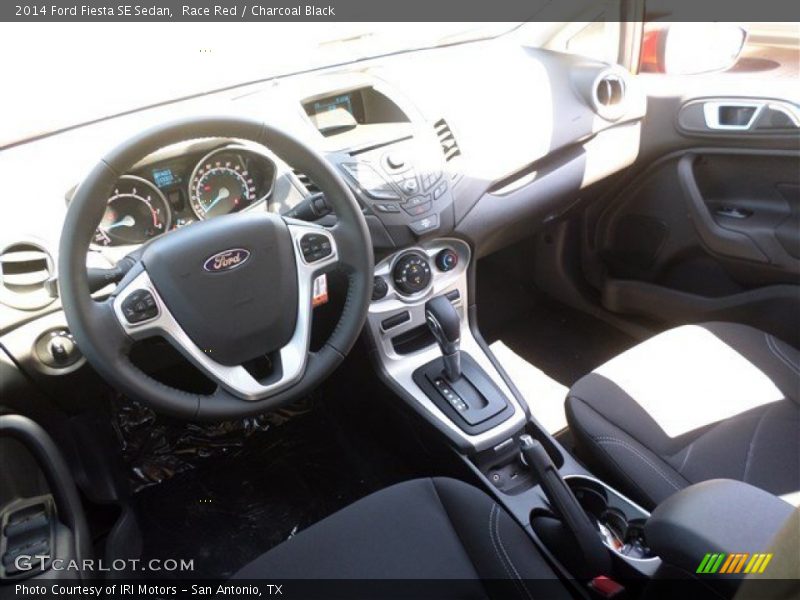 Race Red / Charcoal Black 2014 Ford Fiesta SE Sedan