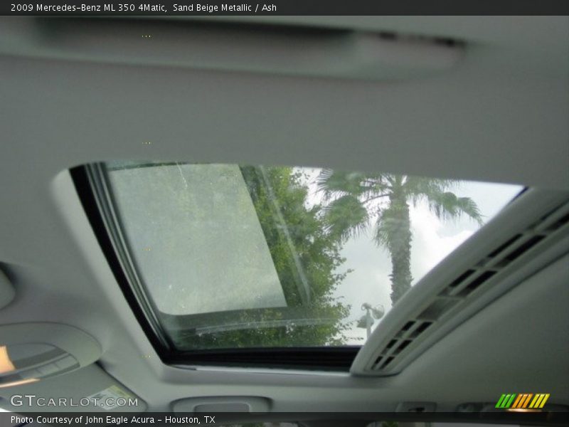 Sunroof of 2009 ML 350 4Matic