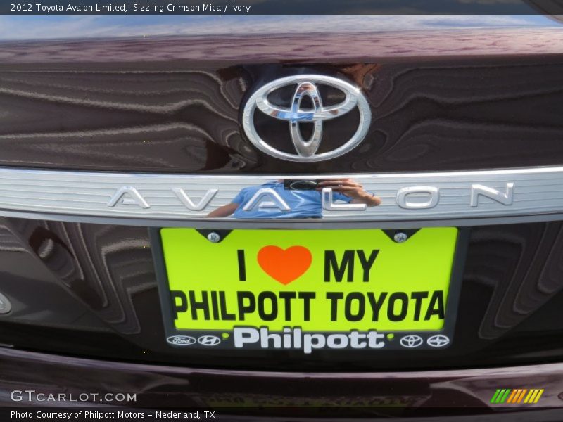 Sizzling Crimson Mica / Ivory 2012 Toyota Avalon Limited