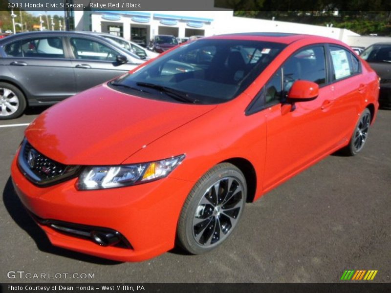Front 3/4 View of 2013 Civic Si Sedan