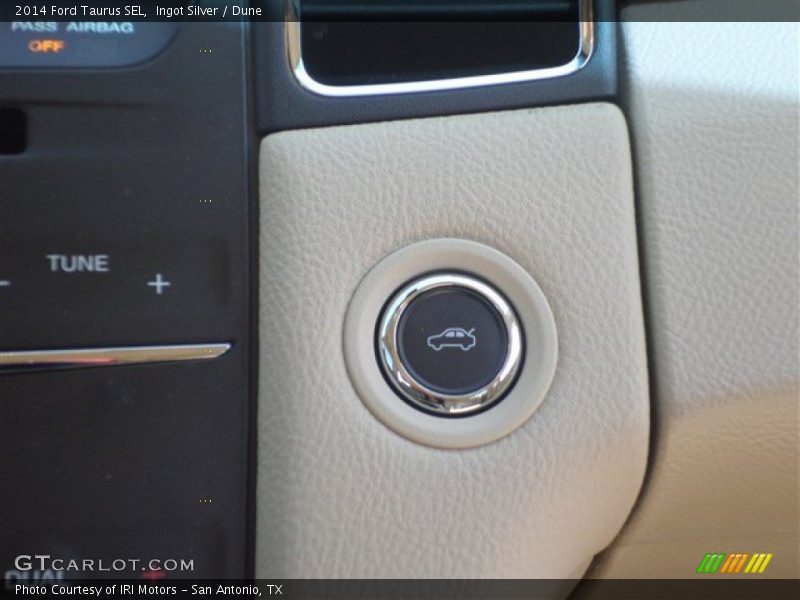 Ingot Silver / Dune 2014 Ford Taurus SEL