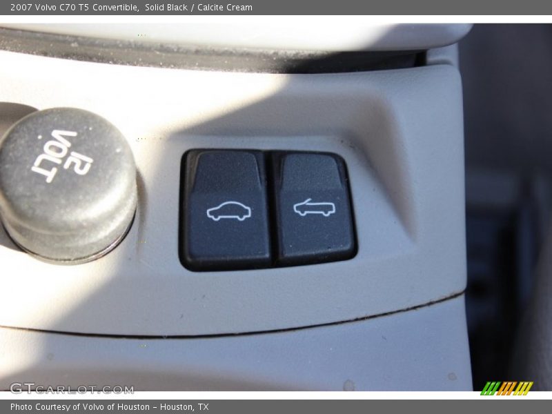 Solid Black / Calcite Cream 2007 Volvo C70 T5 Convertible