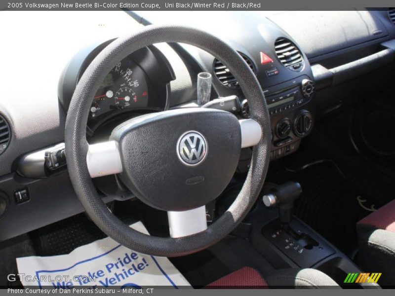 Uni Black/Winter Red / Black/Red 2005 Volkswagen New Beetle Bi-Color Edition Coupe