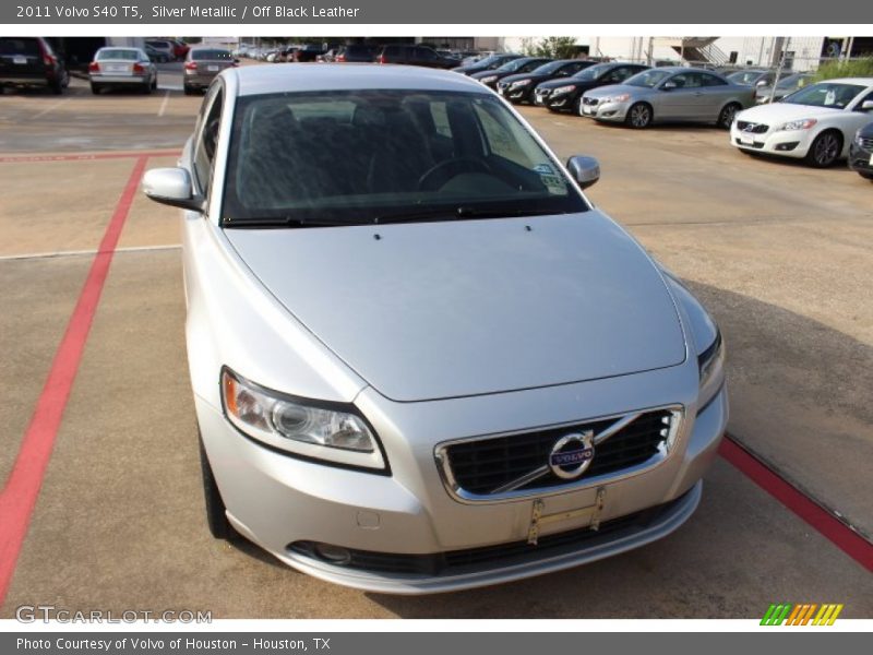 Silver Metallic / Off Black Leather 2011 Volvo S40 T5