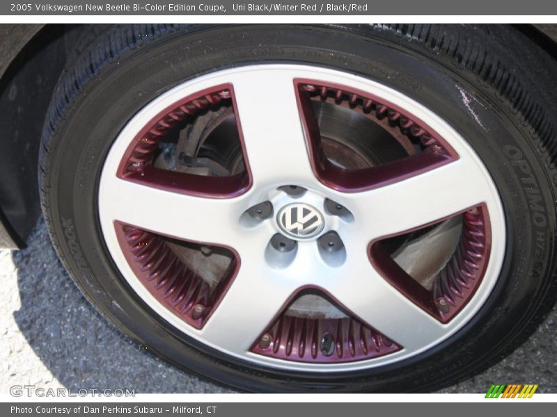 Uni Black/Winter Red / Black/Red 2005 Volkswagen New Beetle Bi-Color Edition Coupe