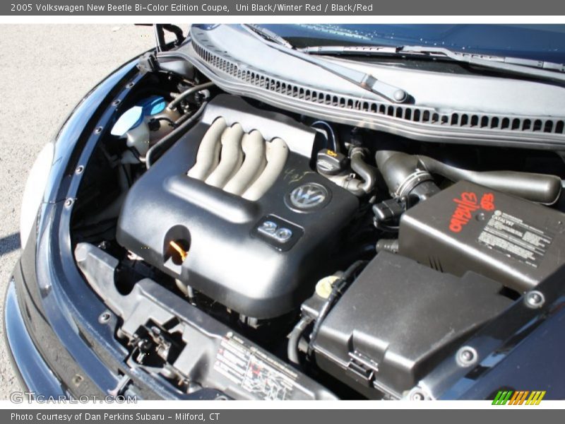 Uni Black/Winter Red / Black/Red 2005 Volkswagen New Beetle Bi-Color Edition Coupe