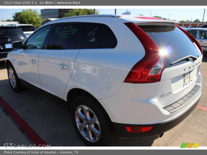 Ice White / Anthracite Black 2013 Volvo XC60 3.2