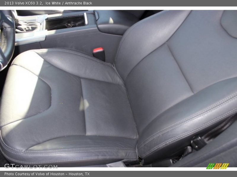 Ice White / Anthracite Black 2013 Volvo XC60 3.2
