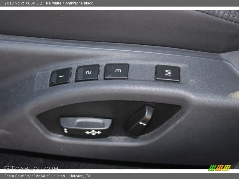 Ice White / Anthracite Black 2013 Volvo XC60 3.2