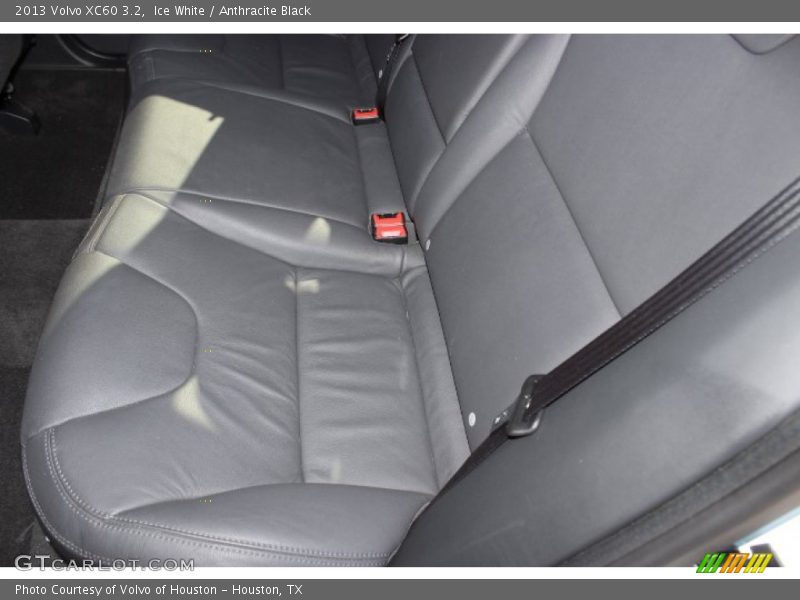 Ice White / Anthracite Black 2013 Volvo XC60 3.2