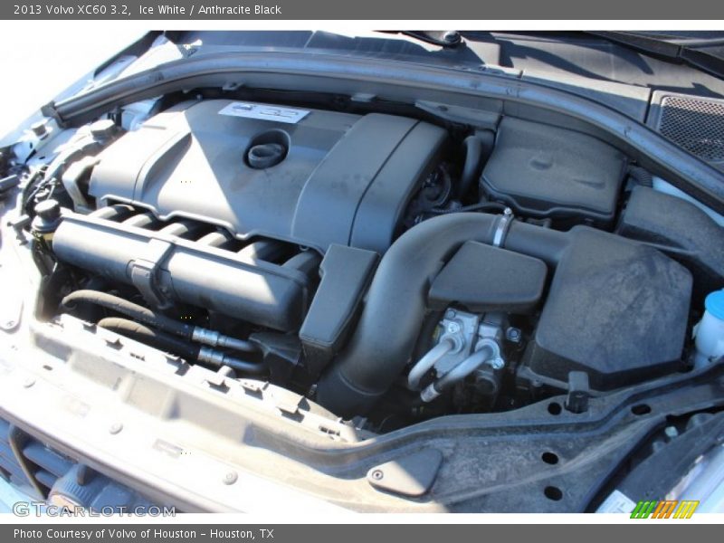 Ice White / Anthracite Black 2013 Volvo XC60 3.2
