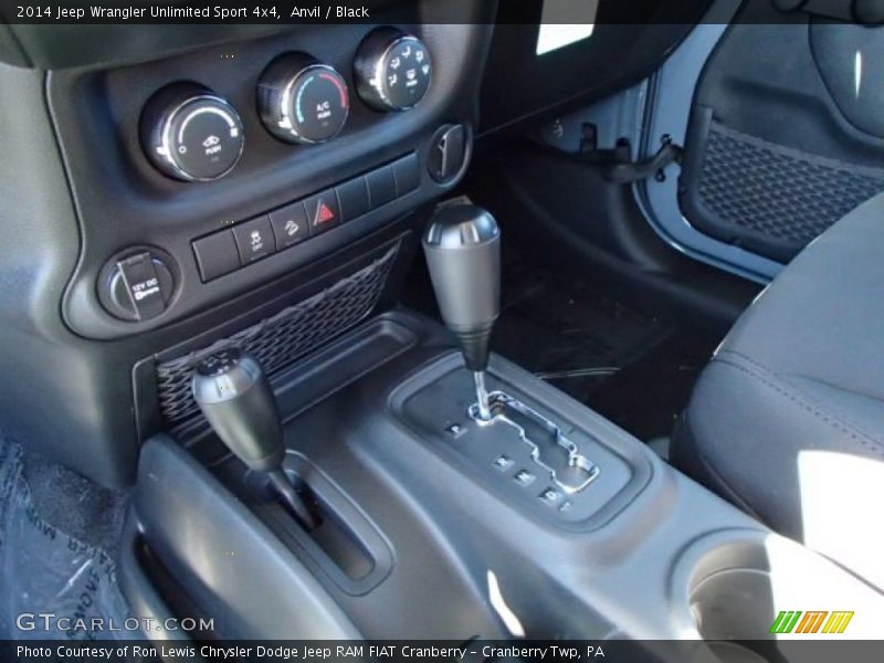 Anvil / Black 2014 Jeep Wrangler Unlimited Sport 4x4