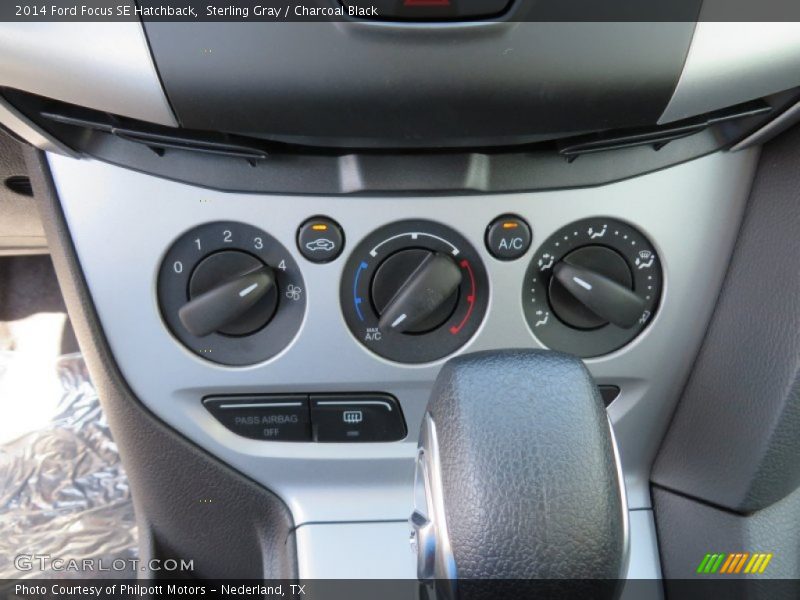 Sterling Gray / Charcoal Black 2014 Ford Focus SE Hatchback
