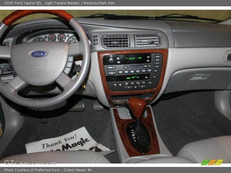 Light Tundra Metallic / Medium/Dark Flint 2005 Ford Taurus SEL