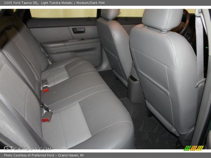 Light Tundra Metallic / Medium/Dark Flint 2005 Ford Taurus SEL