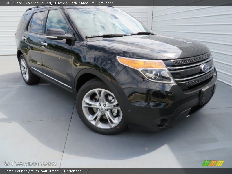 Front 3/4 View of 2014 Explorer Limited