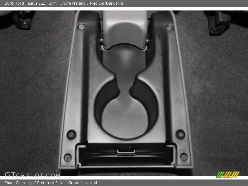 Light Tundra Metallic / Medium/Dark Flint 2005 Ford Taurus SEL