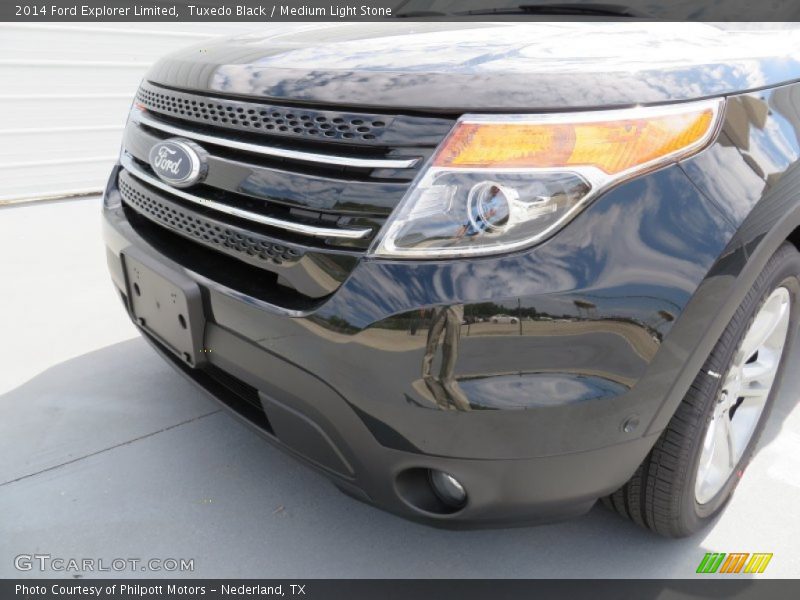 Tuxedo Black / Medium Light Stone 2014 Ford Explorer Limited