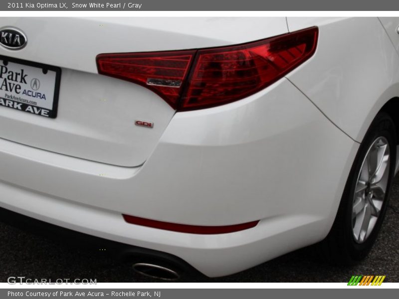 Snow White Pearl / Gray 2011 Kia Optima LX