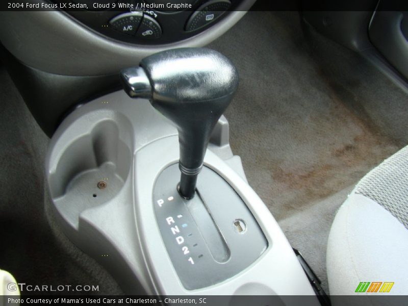 Cloud 9 White / Medium Graphite 2004 Ford Focus LX Sedan
