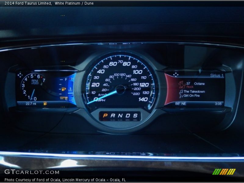 White Platinum / Dune 2014 Ford Taurus Limited