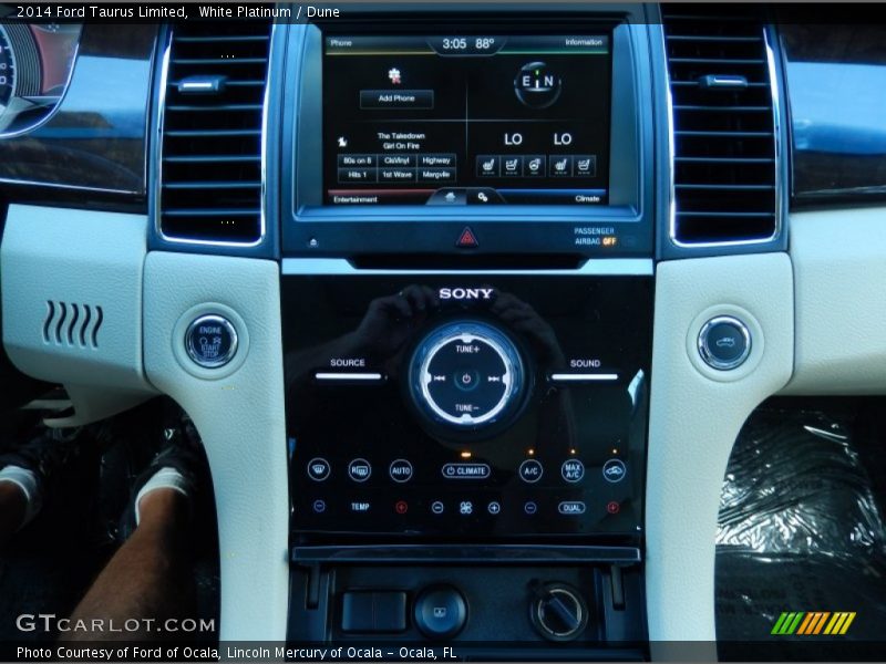 White Platinum / Dune 2014 Ford Taurus Limited