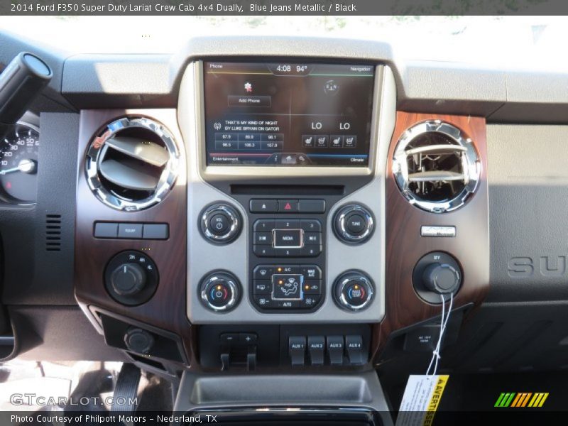 Controls of 2014 F350 Super Duty Lariat Crew Cab 4x4 Dually
