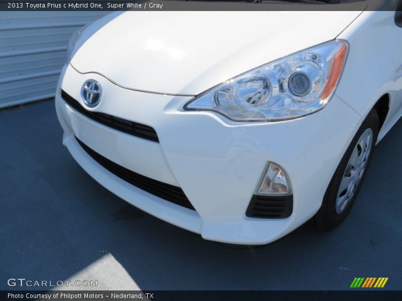 Super White / Gray 2013 Toyota Prius c Hybrid One
