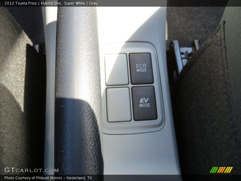 Super White / Gray 2013 Toyota Prius c Hybrid One