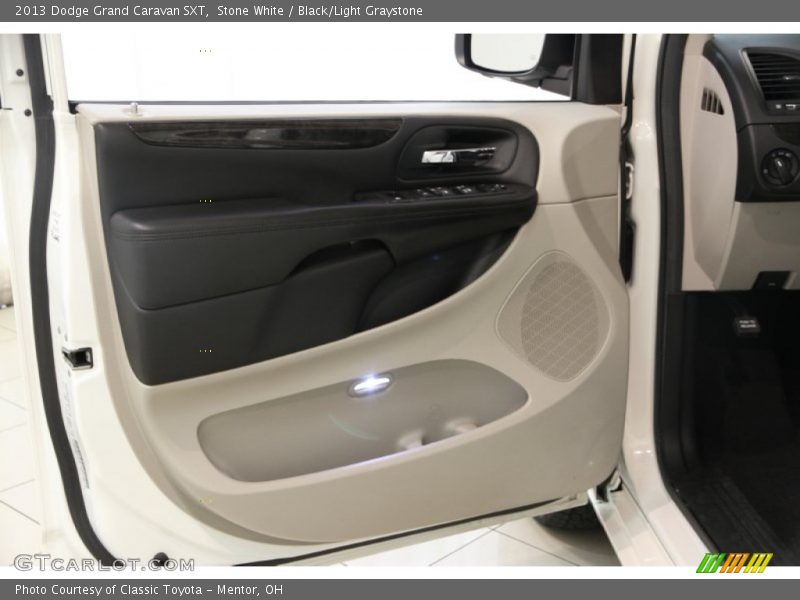 Stone White / Black/Light Graystone 2013 Dodge Grand Caravan SXT