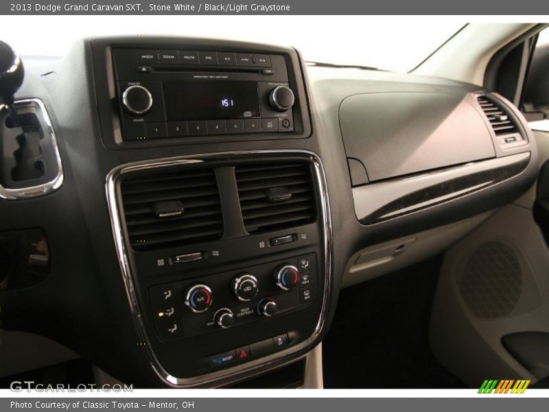 Stone White / Black/Light Graystone 2013 Dodge Grand Caravan SXT