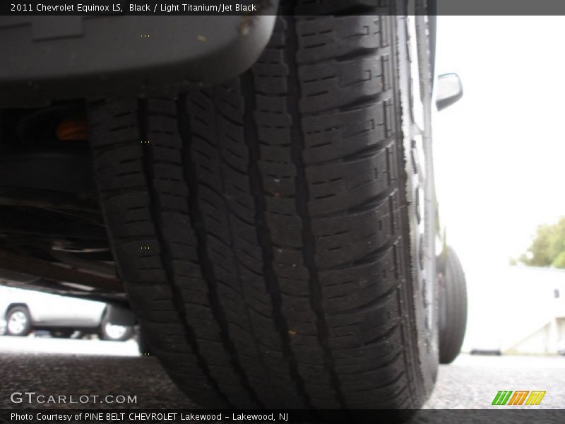 Black / Light Titanium/Jet Black 2011 Chevrolet Equinox LS