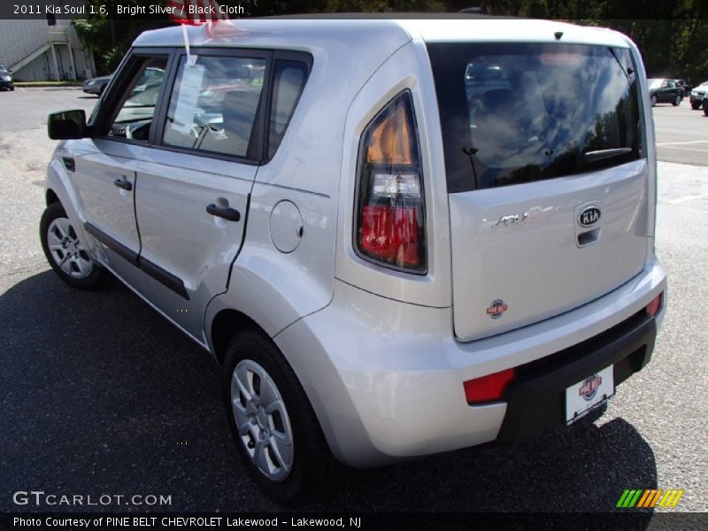 Bright Silver / Black Cloth 2011 Kia Soul 1.6