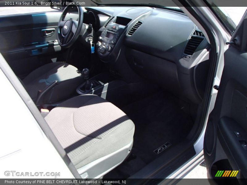 Bright Silver / Black Cloth 2011 Kia Soul 1.6